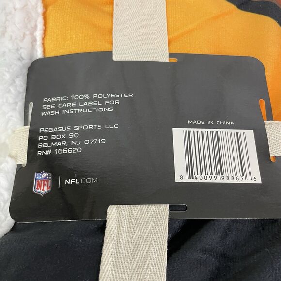 NFL Pittsburgh Steelers Sherpa Back Plush Throw - Snowflakes Snowmen - New - Picture 4 of 6
